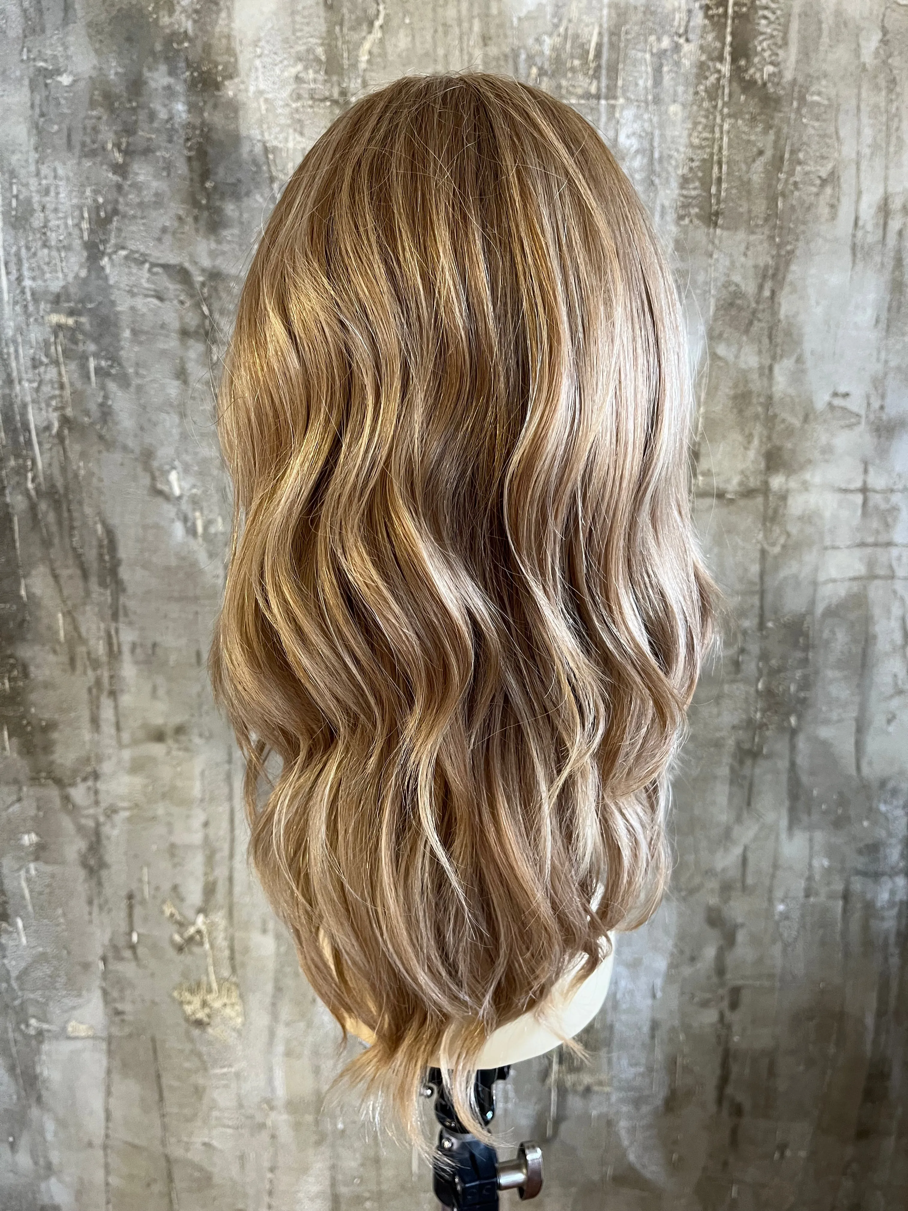 100% EUROPEAN PROCESSED HUMAN HAIR 17" BLOND