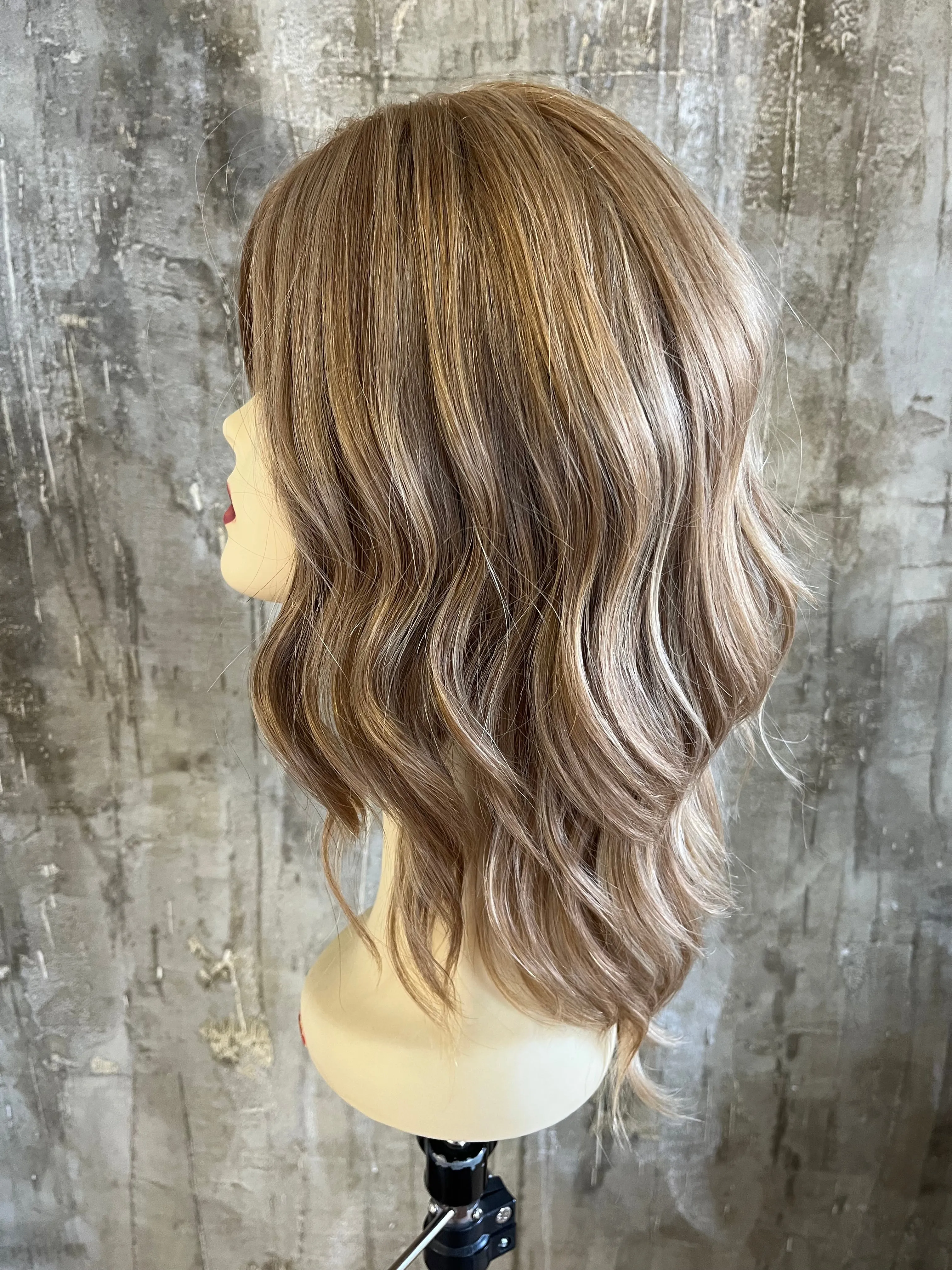 100% EUROPEAN PROCESSED HUMAN HAIR 17" BLOND