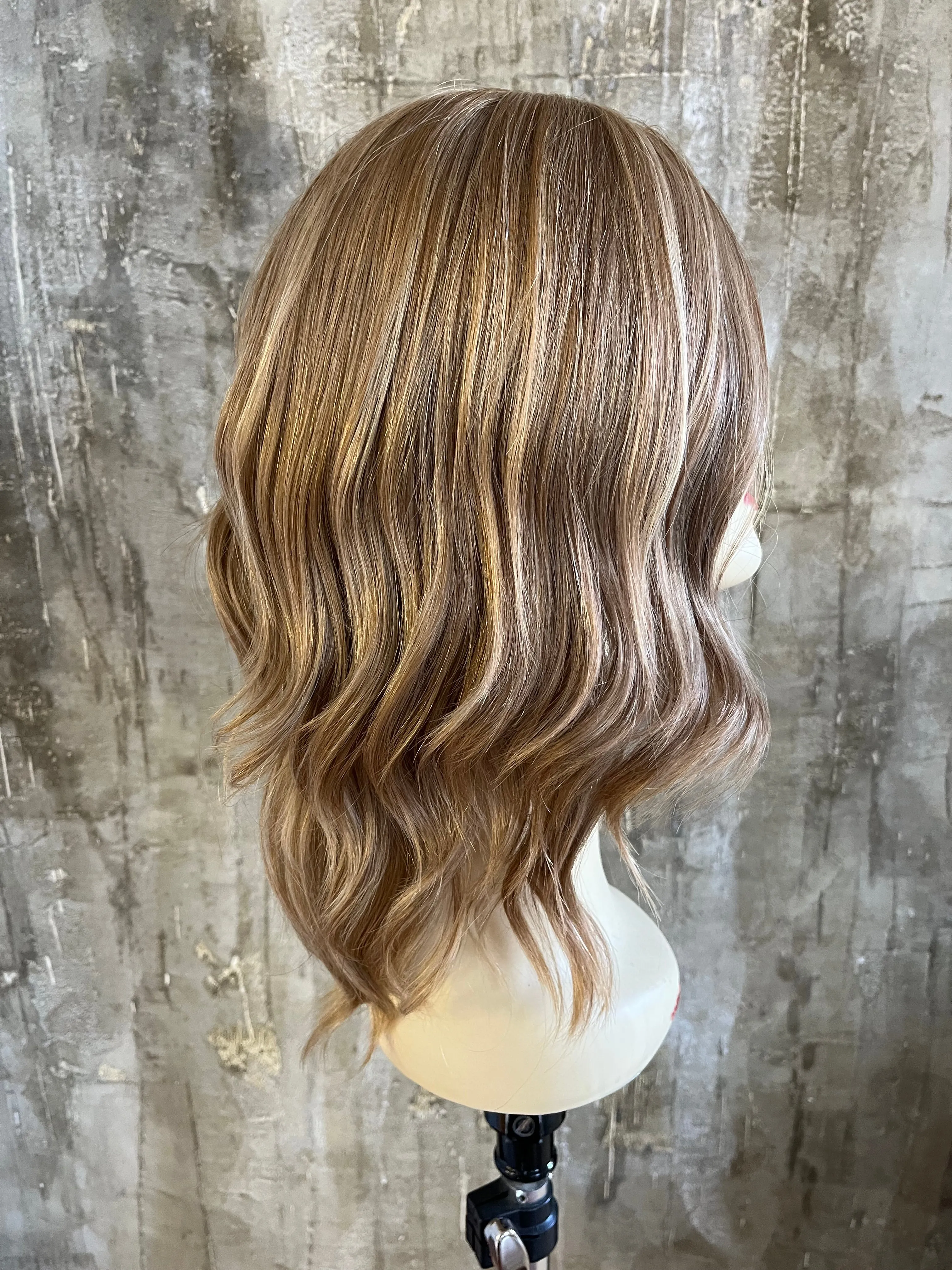 100% EUROPEAN PROCESSED HUMAN HAIR 17" BLOND