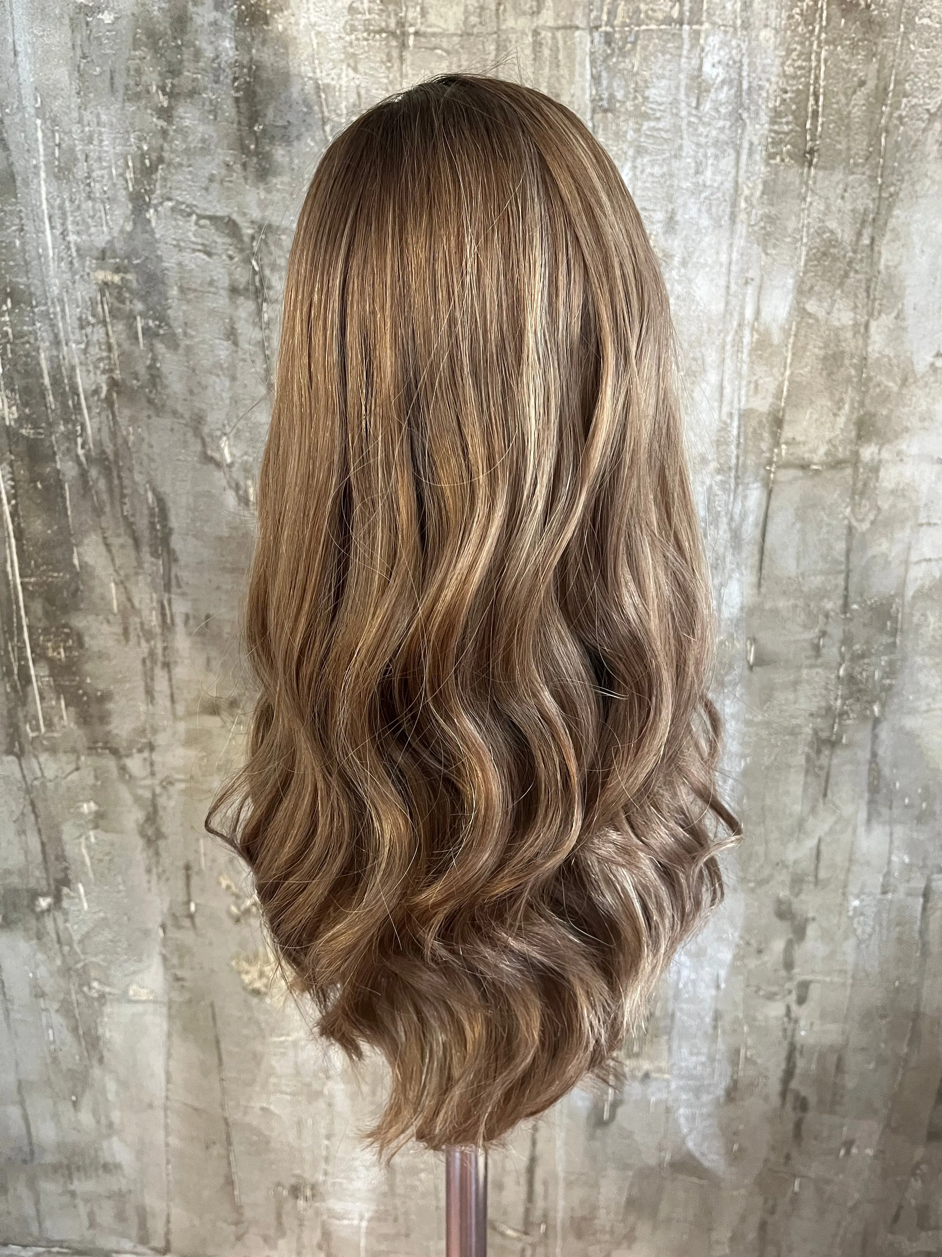 100% EUROPEAN PROCESSED HUMAN HAIR 21" DIRTY BLOND WITH HIGHLIGHTS