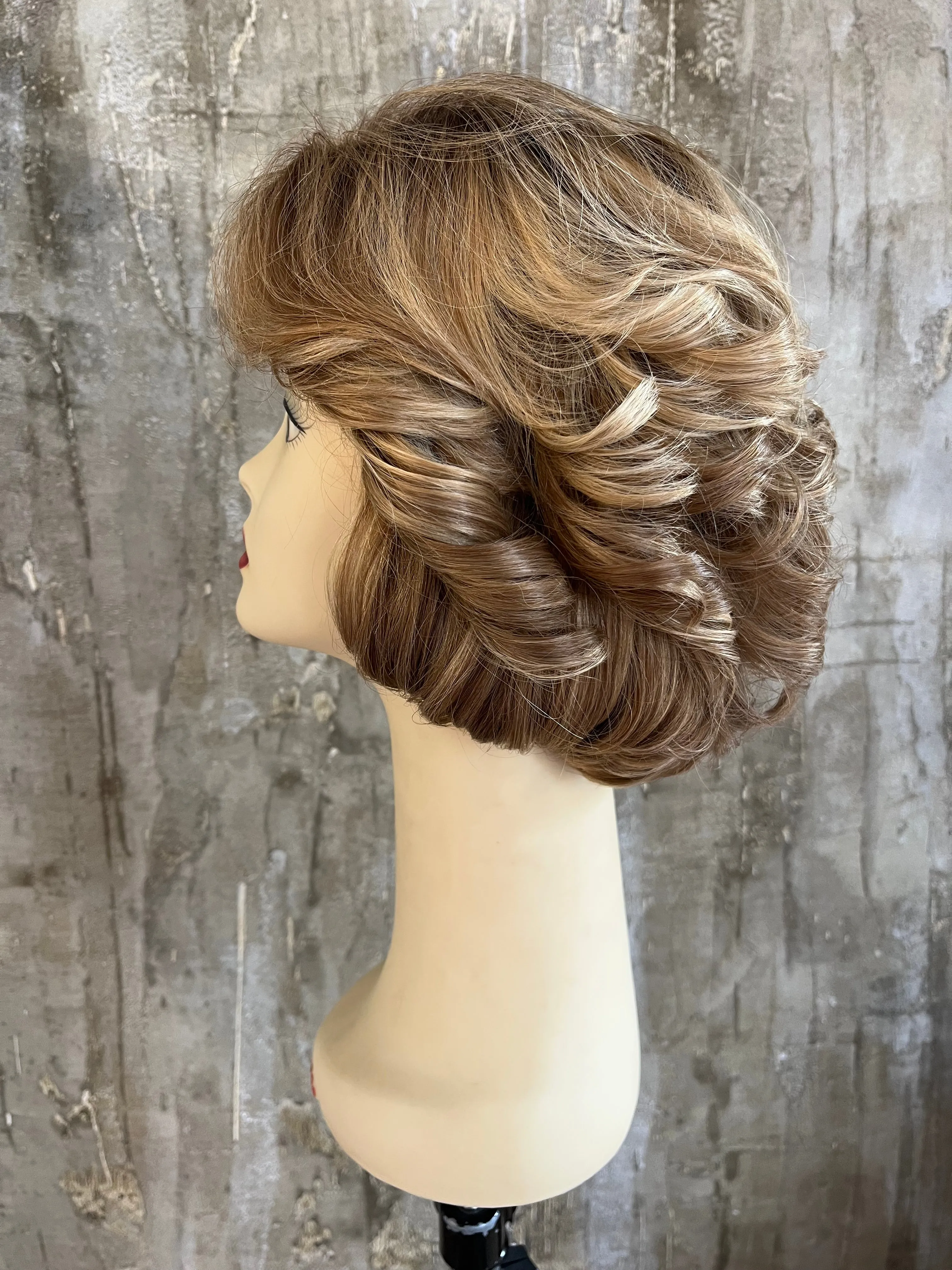 100% EUROPEAN VIRGIN HUMAN HAIR 12" BLOND WITH DARK ROOTS