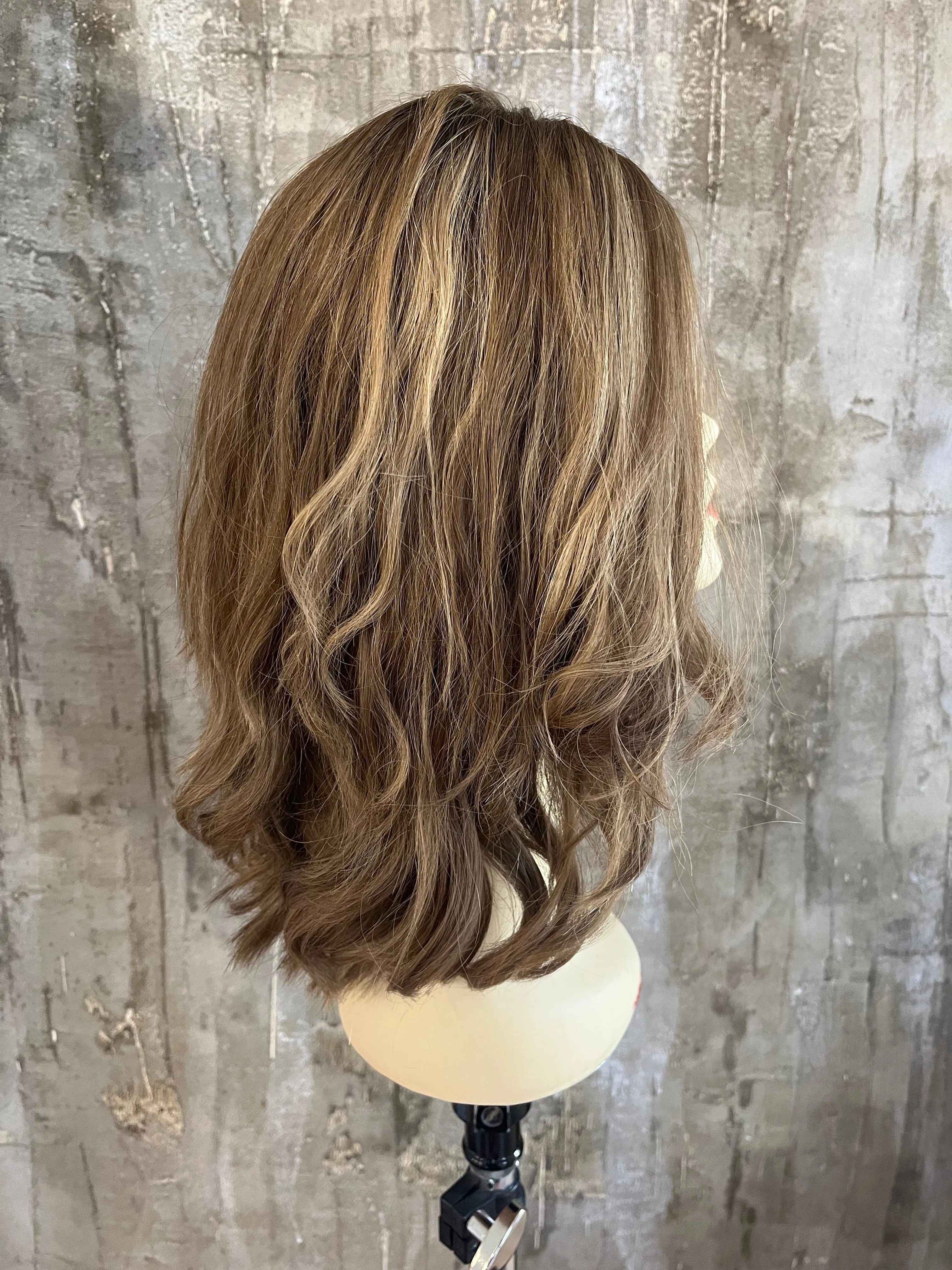 100% EUROPEAN VIRGIN HUMAN HAIR 17" BLOND WITH HIGHLIGHTS