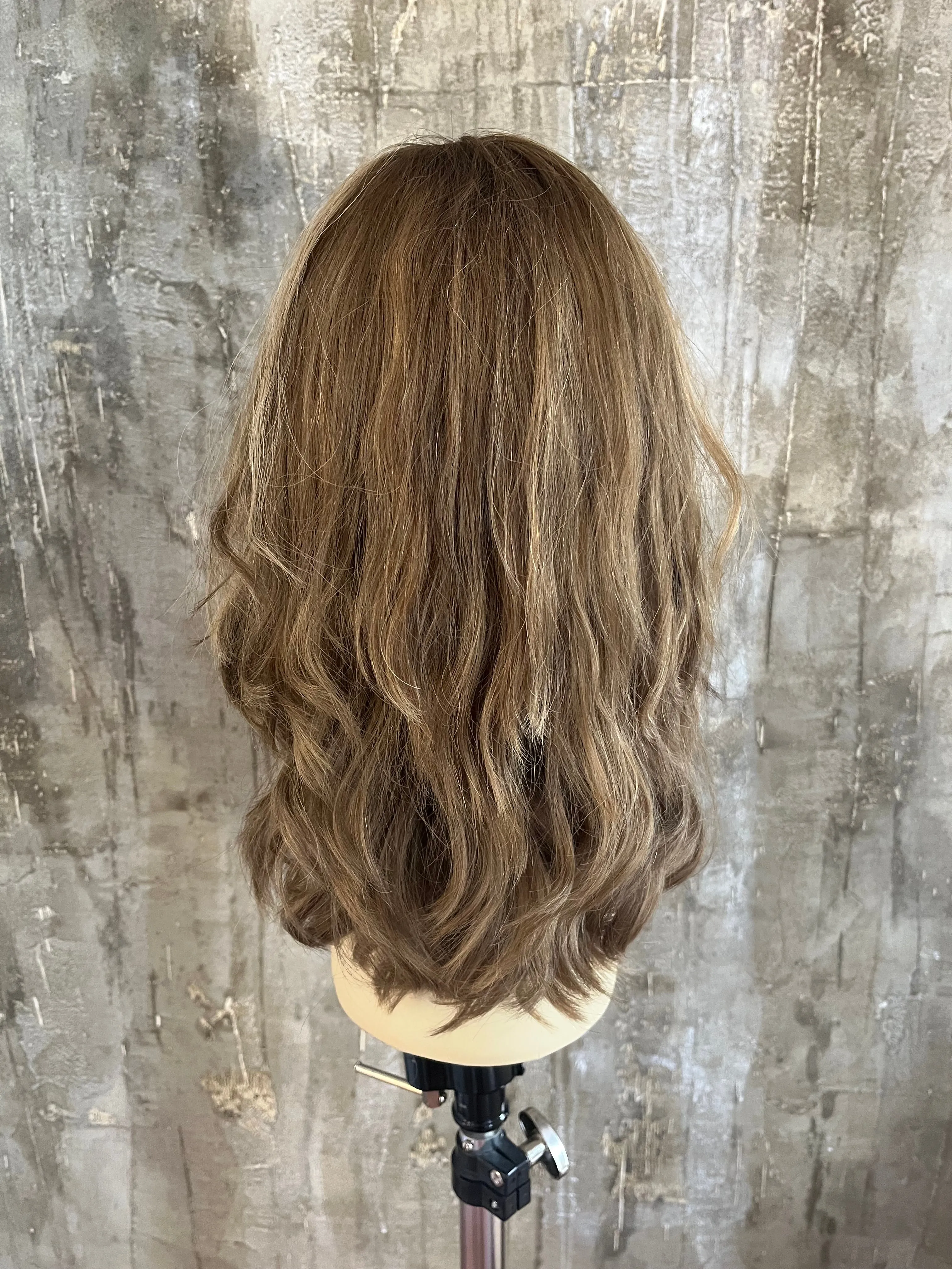 100% EUROPEAN VIRGIN HUMAN HAIR 17" BLOND WITH HIGHLIGHTS