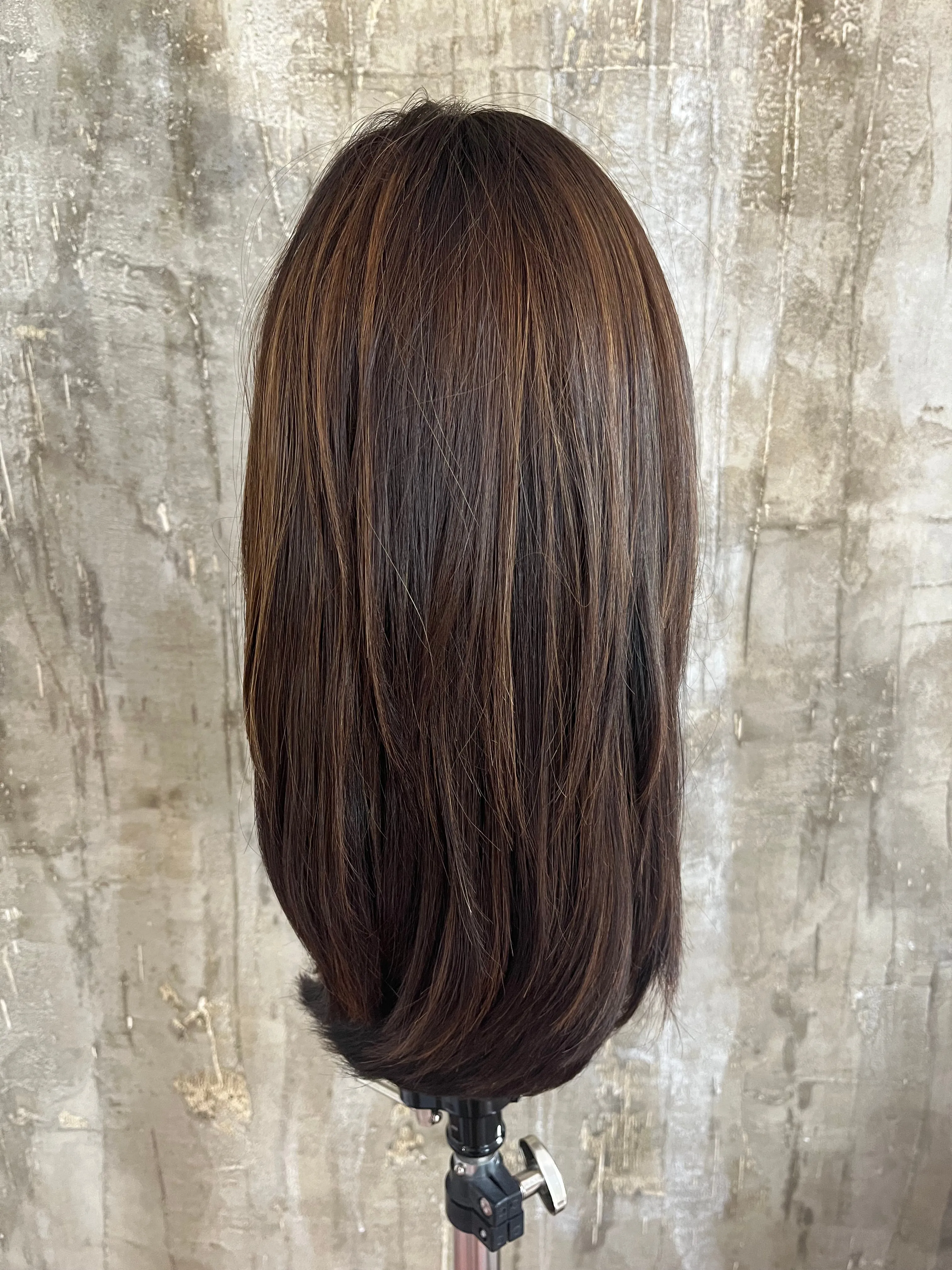 100% EUROPEAN VIRGIN HUMAN HAIR 19" BROWN WITH HIGHLIGHTS