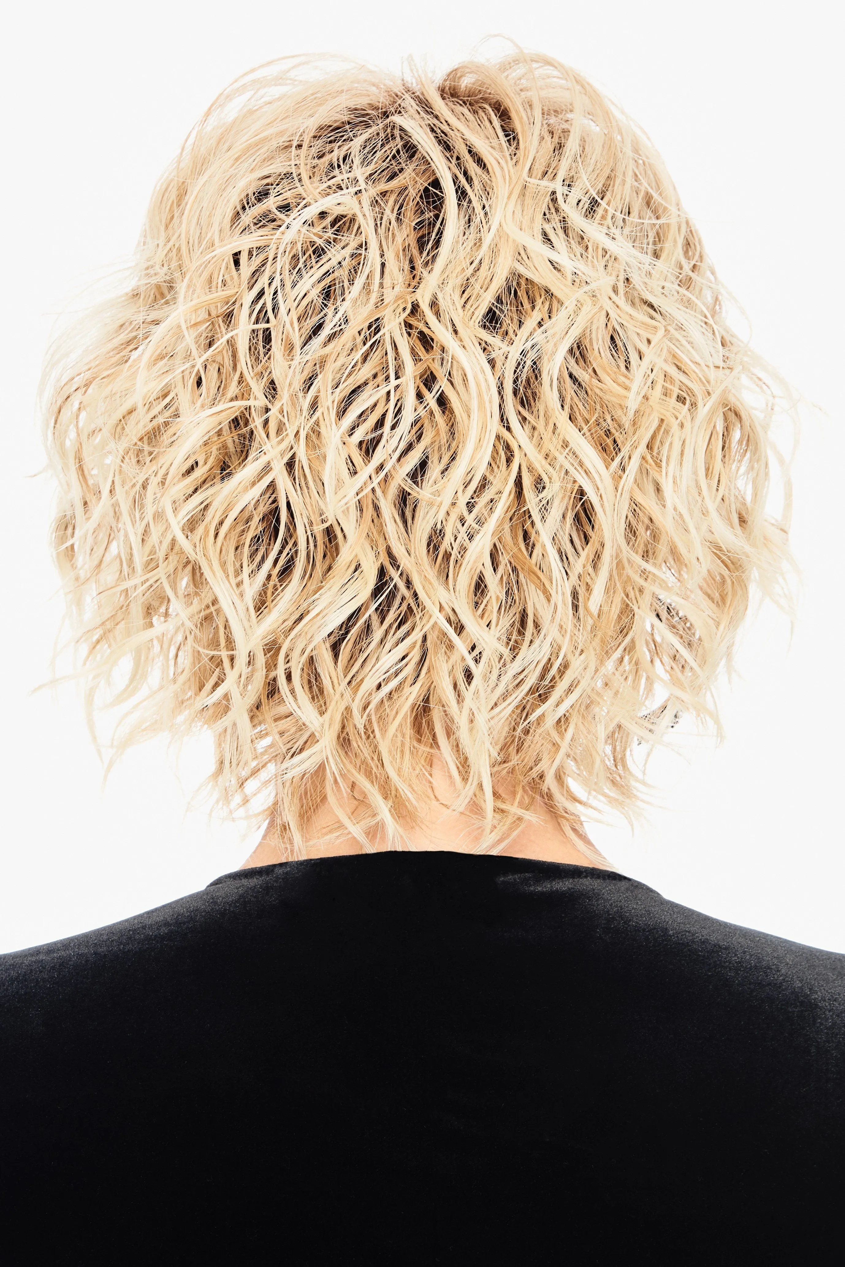 Hairdo Wigs - Breezy Wave Cut (#HDBZWC)